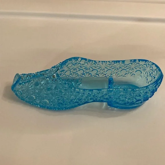 EAPG - Antique Bryce Brothers Daisy & Button Blue Glass Shoe - Picture 14 of 16